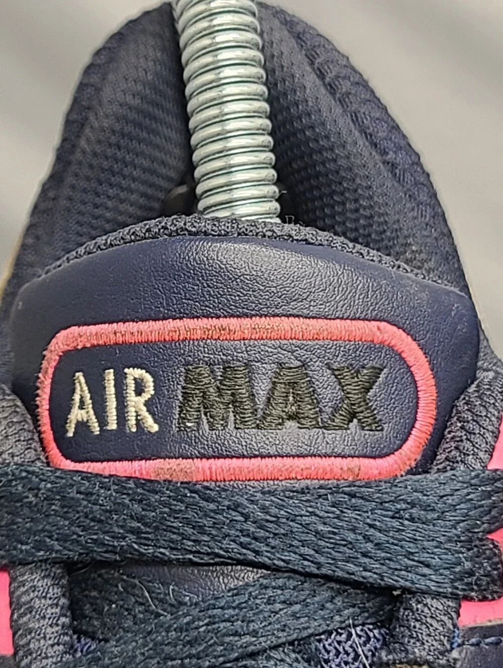 Nike Air Max Ivo Athletic Shoes Obsidian Pink 579998-464 Big Girls Youth 5Y